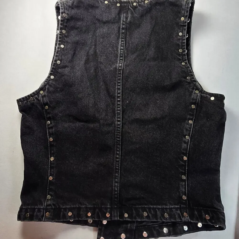 NWT Mango MNG 2-piece Studded Denim Vest and Shorts. Vest Size M, Shorts size 4